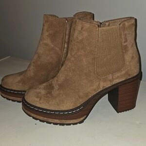 NWOT Pierre Dumas Boot